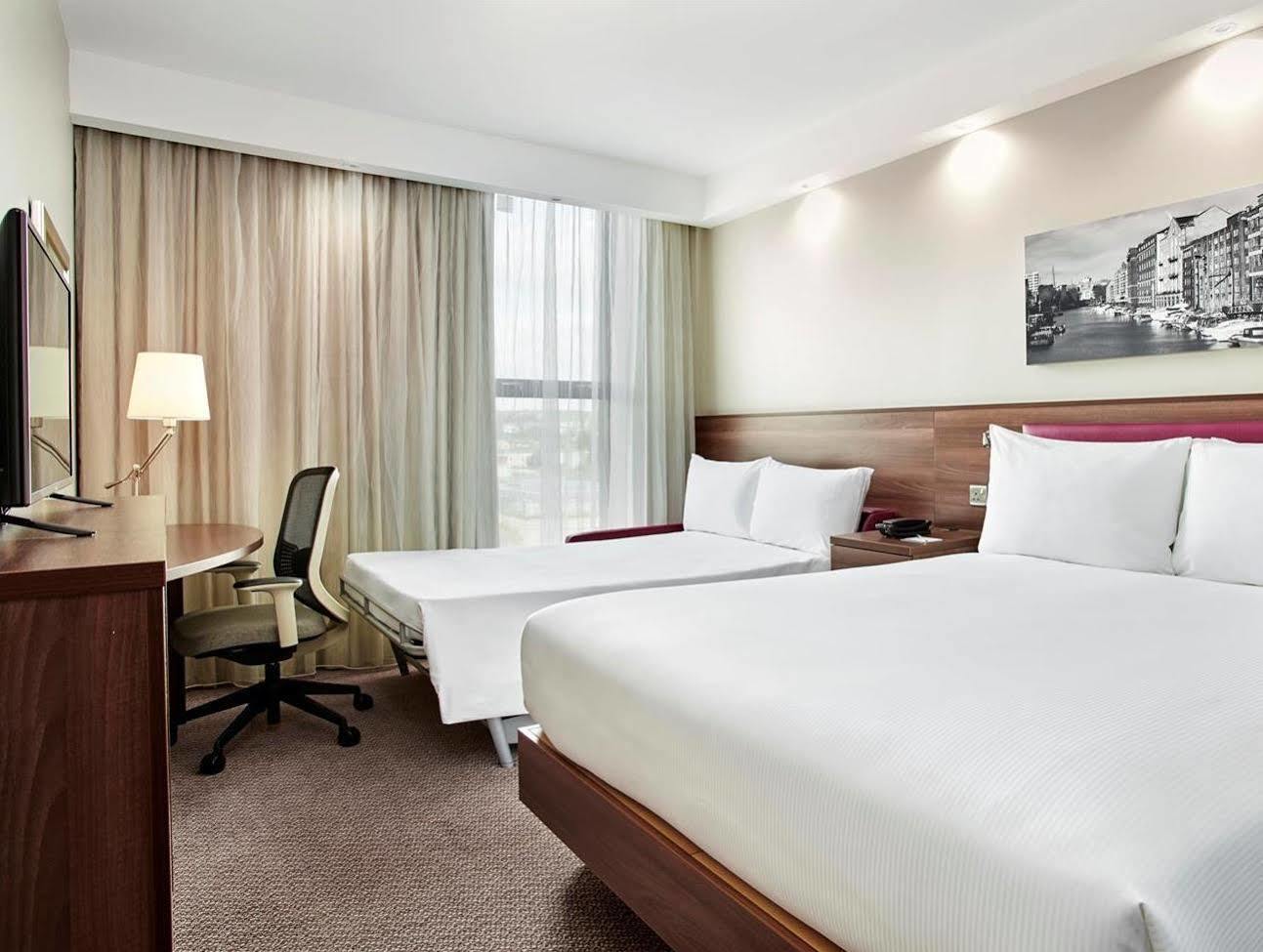 Hampton By Hilton Centre 3* Bristol